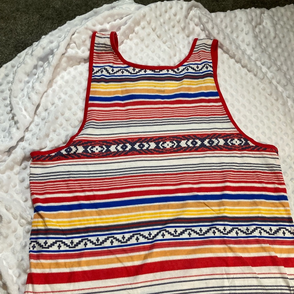ON THE BYAS mens tank top. Size Large.